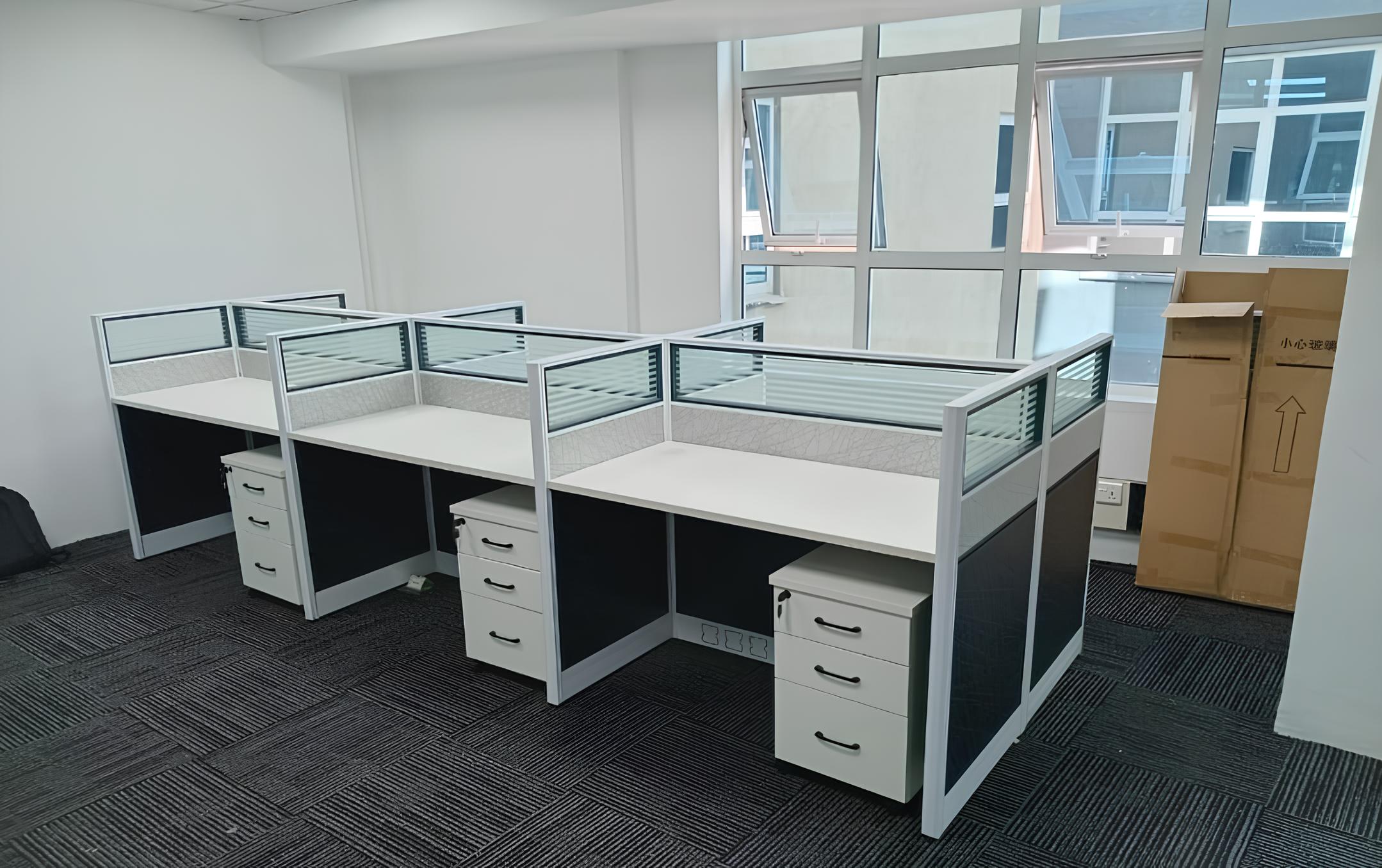 Six-Seater Modular Office Workstation